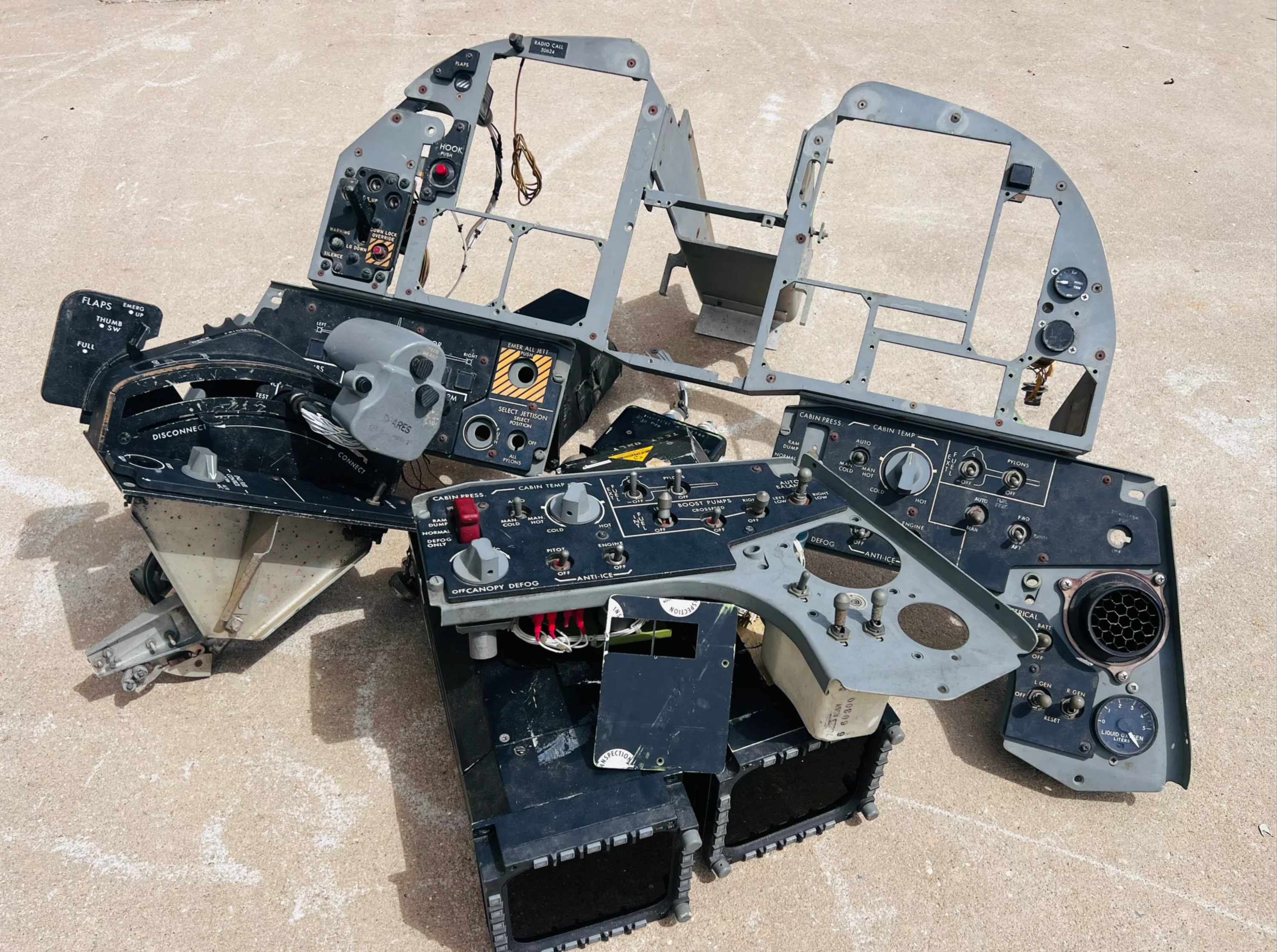 Legends AD802: F-20 Tigershark-4