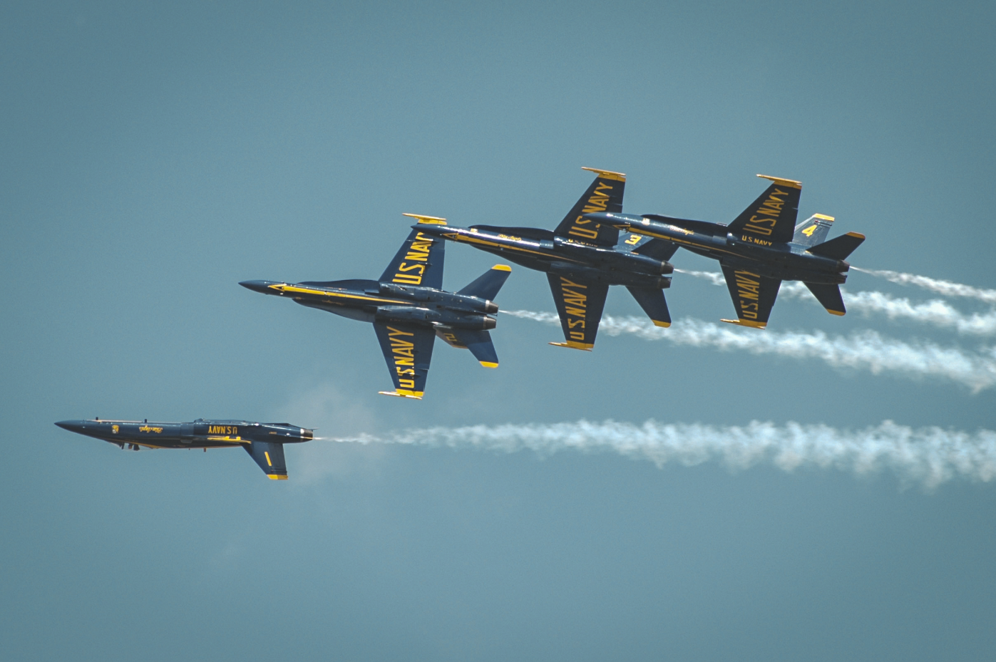 Legends AD1001: Blue Angels F/A-18A Hornet-2