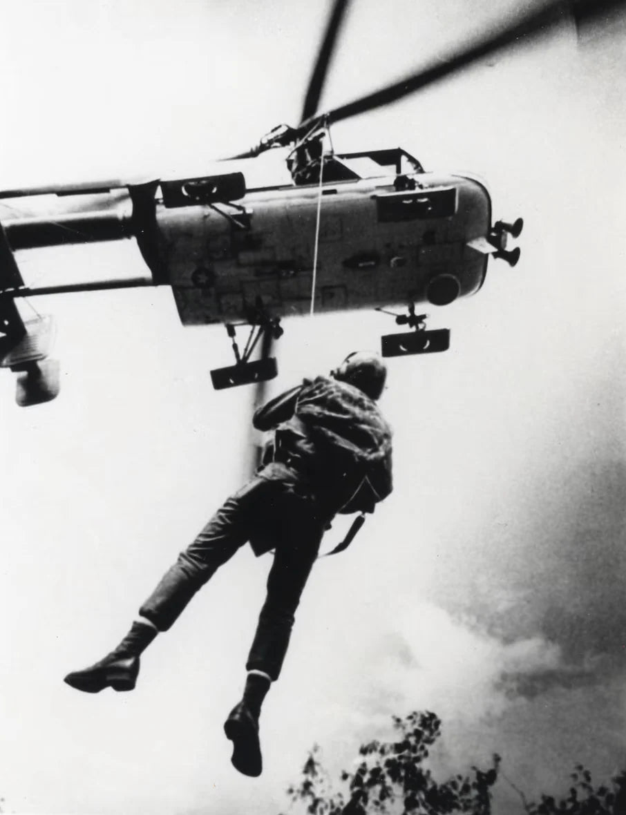 Legends AD702: HH-43B Huskie-5